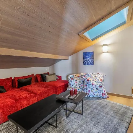 Penthouse à Avec Jacuzzi, Sauna, Piscine&salle De Sport - Fr-1-569-27 *